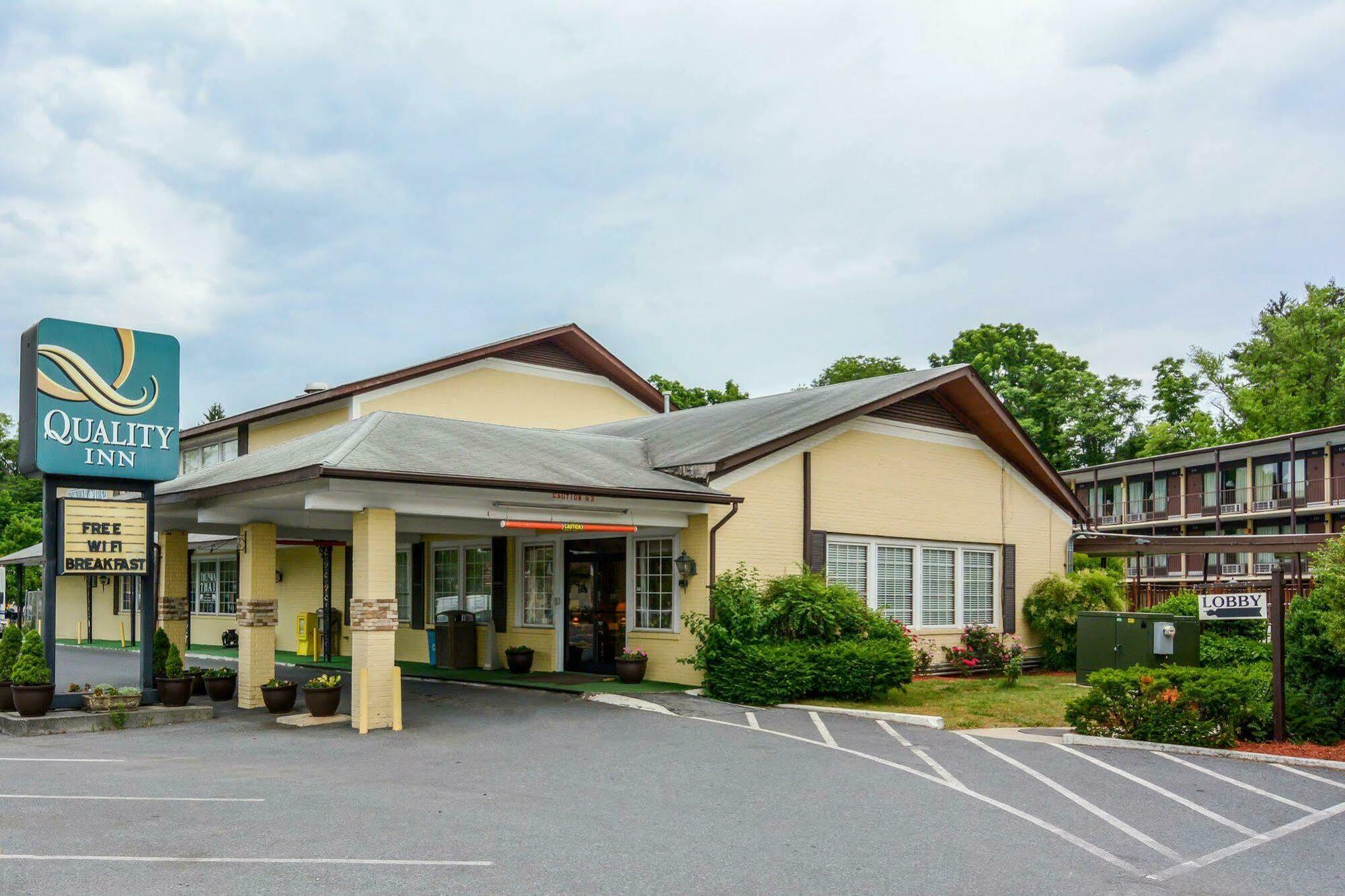 Baymont By Wyndham Front Royal Near Shenandoah National Park Hotell Eksteriør bilde