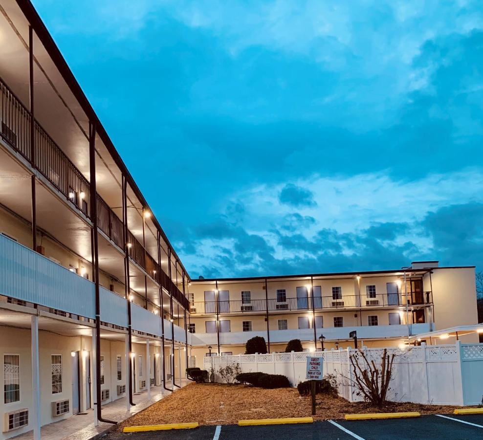 Baymont By Wyndham Front Royal Near Shenandoah National Park Hotell Eksteriør bilde